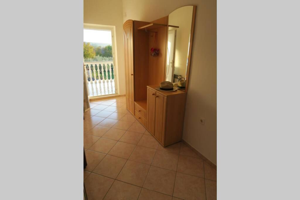Mitros Apartment Malinska Buitenkant foto